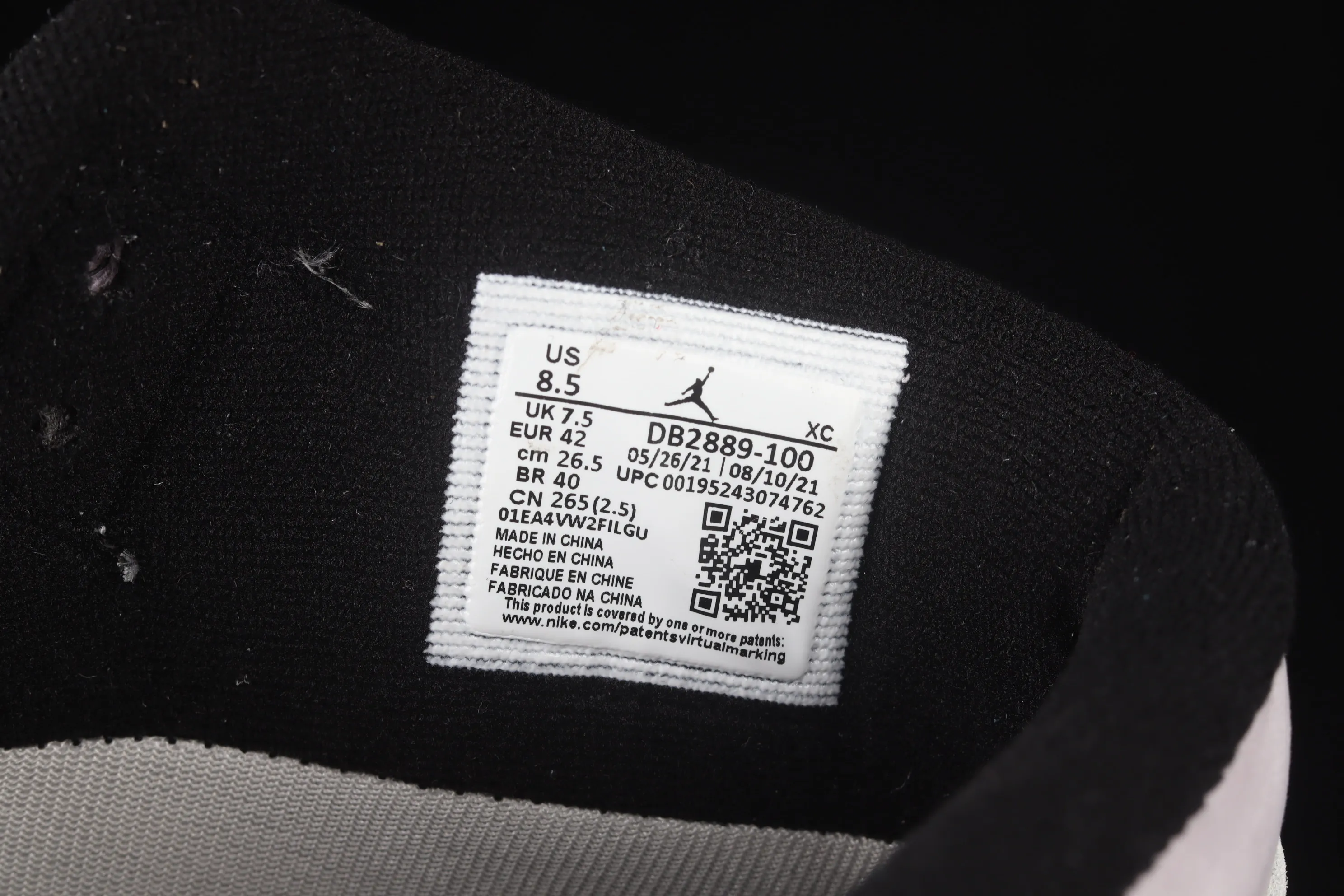 All categories Air Jordan Jordan series basketball shoes Air Jordan 1 High Air Jordan 1 Retro AJ1 Joe 1 premium white gray 3M reflective high-top basketball shoes DB2889-100